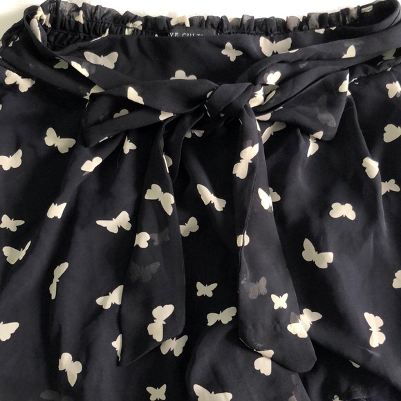 Flowy butterfly shorts - Picture 3 of 3